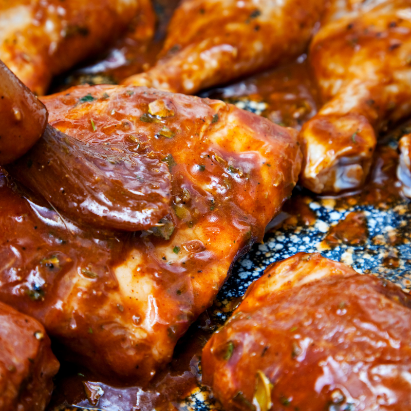 Hausgemachte jamaikanische Wet Jerk Marinade mit frischen Zutaten und Yardies Jerk Gewürzmischung